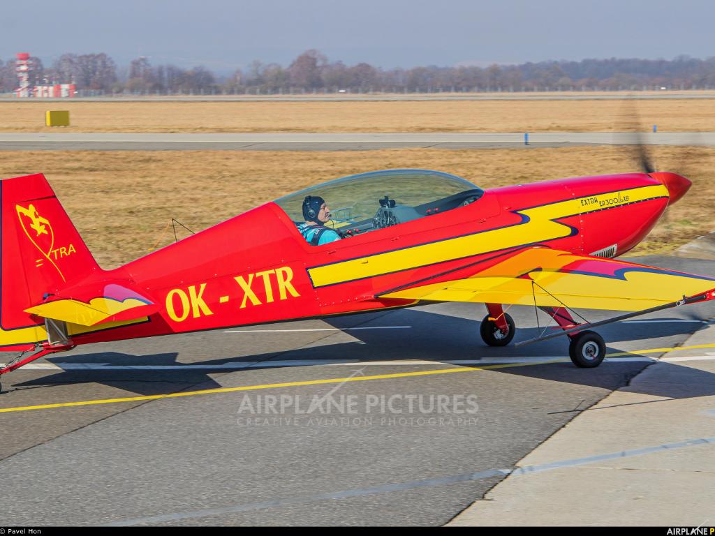 Letadla Extra300L